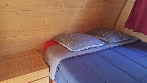 Ένα ή περισσότερα κρεβάτια σε δωμάτιο στο Camping Le Rey