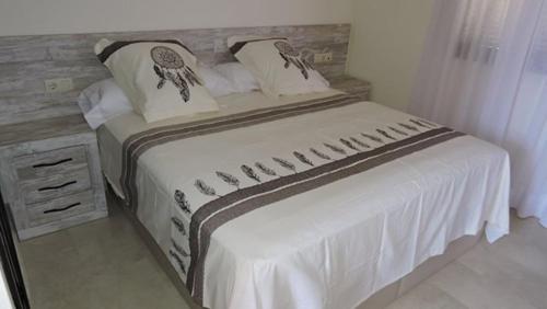 Katil atau katil-katil dalam bilik di HL025 Luxury 3 bedroom villa with community pool
