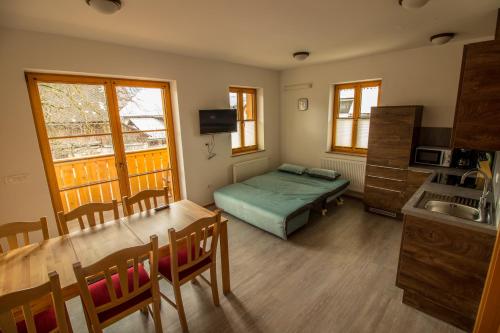 Foto dalla galleria di Apartments & Rooms Pr' Skalovc a Bohinj