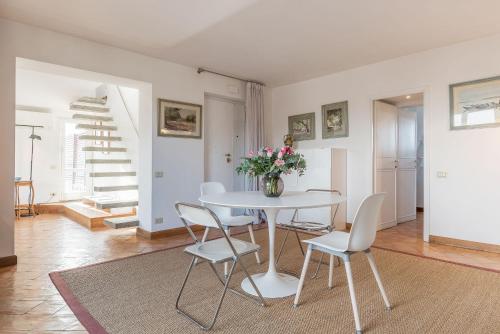 Paradiso Penthouse - FromHometoRome