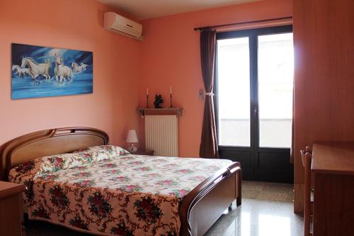 A bed or beds in a room at Riders