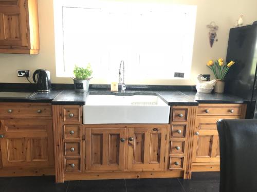 Η κουζίνα ή μικρή κουζίνα στο Southview Farm, Hambleton, Poulton-Le-Fylde