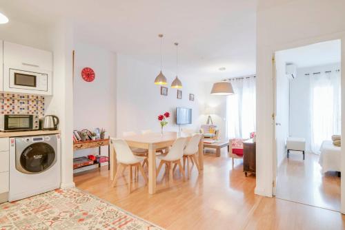 UrbanChicMalaga 3 Bedroom Spacious Quiet Historic Malaga Apt