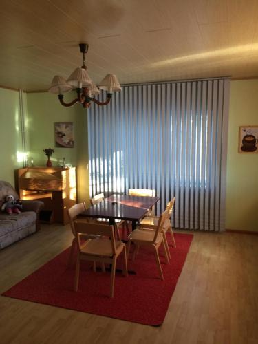 Posezení v ubytování Sangis Motel Haparandavägen 11