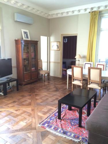 LOUVRE VENDOME with air conditionning
