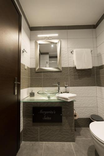 Un baño de MARGARITA'S SUITES