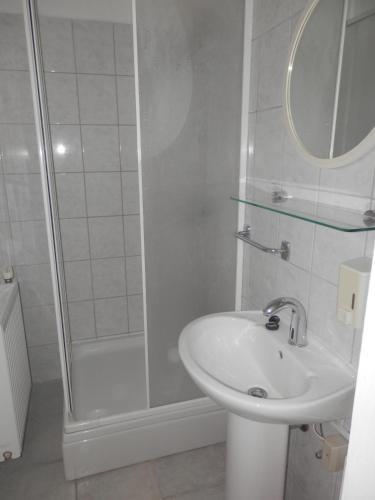 Koupelna v ubytování Apartments Leonarda