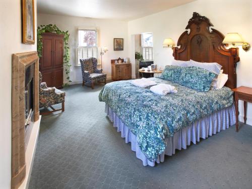 Postel nebo postele na pokoji v ubytování Washington House Inn