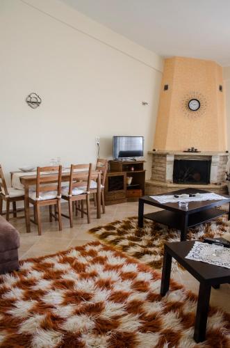 Μια τηλεόραση ή/και κέντρο ψυχαγωγίας στο Pasithei