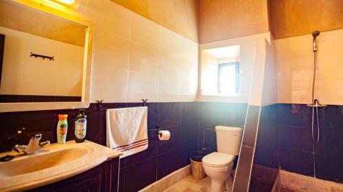 Koupelna v ubytování Ecolodge l'île de Ouarzazate