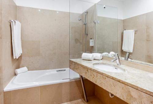 Vonios kambarys apgyvendinimo įstaigoje B&B HOTEL Cantanhede Coimbra