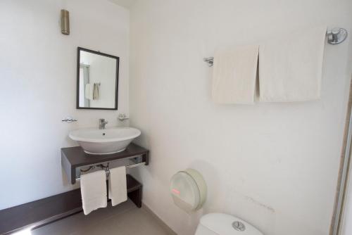 Ένα μπάνιο στο Hotel Oaxaca Inn Express