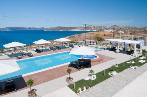 La alberca dentro o cerca de Miland Suites