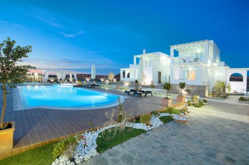 La alberca dentro o cerca de Miland Suites