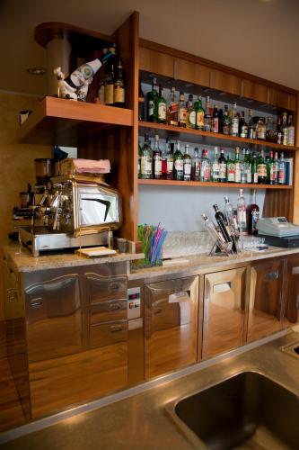 Una cocina o zona de cocina en Hotel Alpi