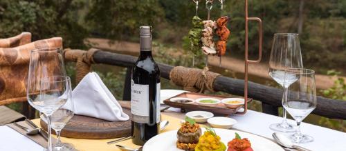 Nápoje v ubytování Banjaar Tola Kanha National Park - A Taj Safari Lodge