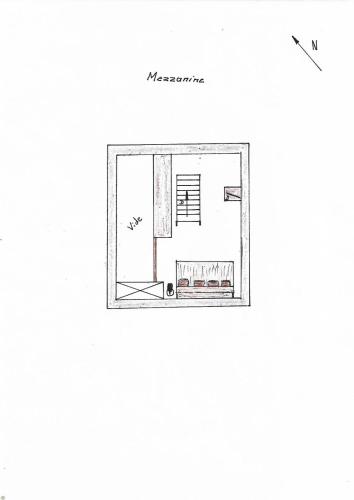 - un plan d'étage d'une chambre avec une cheminée dans l'établissement Les Thures Hameau du Roubion Hautes Alpes, à Névache