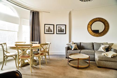 JOIVY Luxury Flats on George Street photo 38