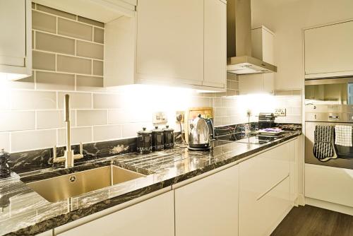 JOIVY Luxury Flats on George Street photo 48