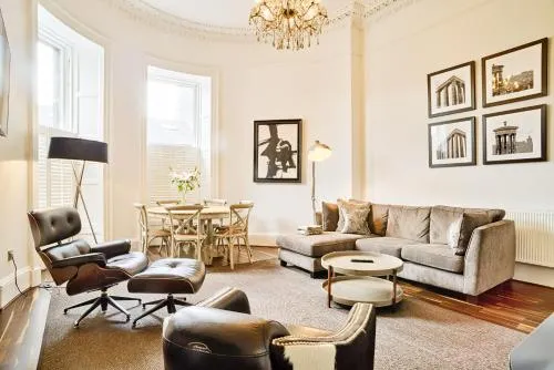 JOIVY Luxury Flats on George Street photo 3
