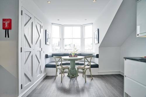 JOIVY Luxury Flats on George Street photo 41