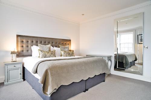 JOIVY Luxury Flats on George Street photo 55