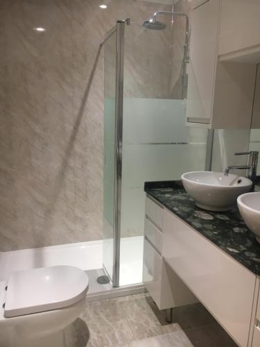 Ένα μπάνιο στο No 20 Bernia, Moraira