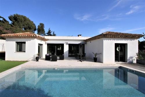 Chemin de la Roseraie