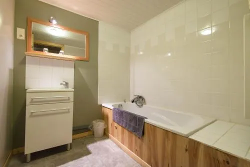 Les Trois Voisins picture