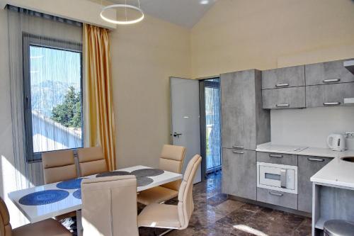 Imagen de la galería de Zeta Residence, en Donji Stoliv