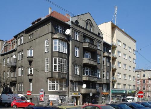 Tòa nhà nơi căn hộ tọa lạc
