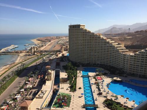 شقق خاصه - أهرامات بورتو السخنه