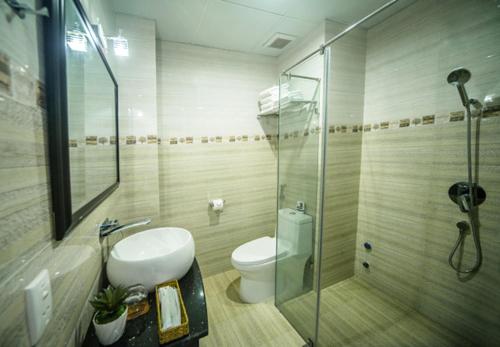Phòng tắm tại Duy Ninh Hotel