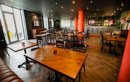Ruang duduk di HomeBridge Hotel Apartments