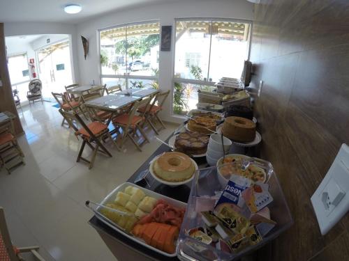 Comida en o cerca de este hotel
