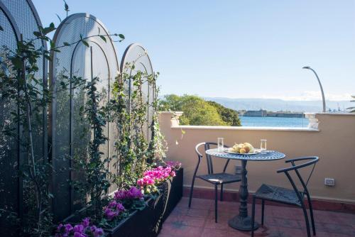 Doppelzimmer mit Balkon und Meerblick