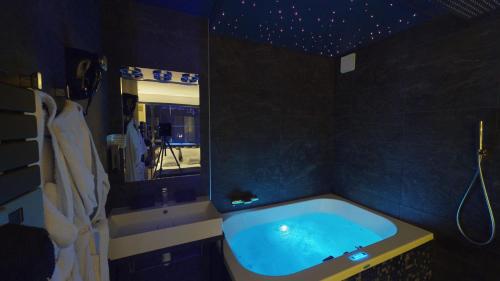 Afbeelding uit fotogalerij van Les Mille et une Nuits in Rouen