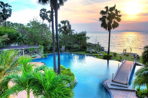 - une piscine avec vue sur l'océan dans l'établissement Lux SL Luxury Style of Life 5, à Pattaya (nord)