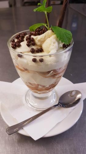 Jídlo v hotelu nebo okolí