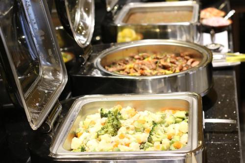 アパートホテルの敷地内または近くでの食事または食べ物