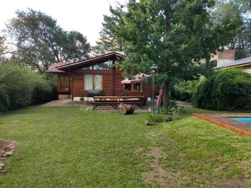 El edificio en el que está el chalet de montaña