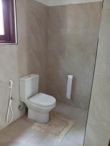 Ένα μπάνιο στο Beach Front Villa Nilaveli