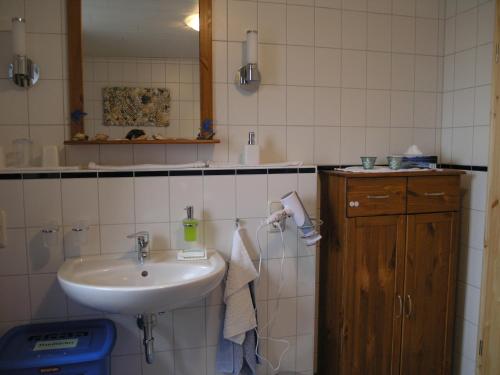 Bathroom sa Theodor Storm Unterkünfte 1