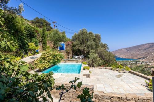 Piscina a Anezas Mansion stone-built traditional villa o a prop