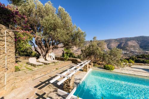 Πισίνα στο ή κοντά στο Anezas Mansion stone-built traditional villa