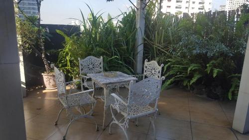 Vonkajšia záhrada v ubytovaní Gervasia Hotel Makati