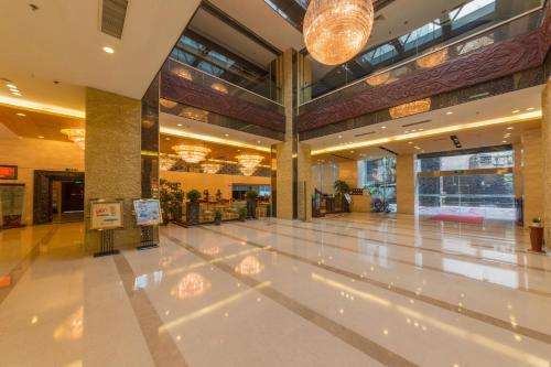 
The lobby or reception area at Seashine Hotel Palace Xiamen
