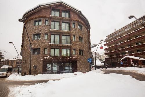 冬のHotel Màgic Ski by Nextaの様子