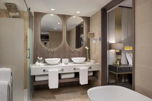 Salle de bains dans l'établissement Melia Castilla