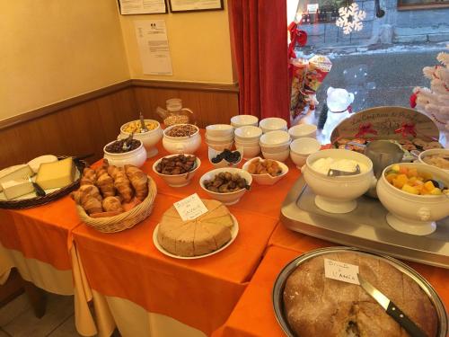 Jídlo v hotelu nebo okolí